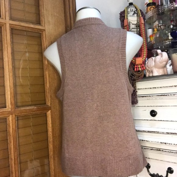 Excellent condition vest cardigan open front  By GAP - Size  S wool like mate - Picture 2 of 4